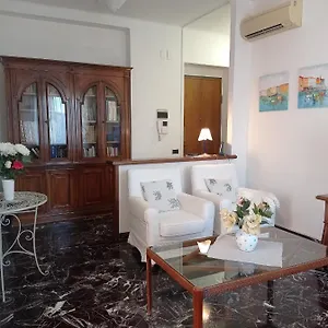  Apartment Down Town Emily Italy